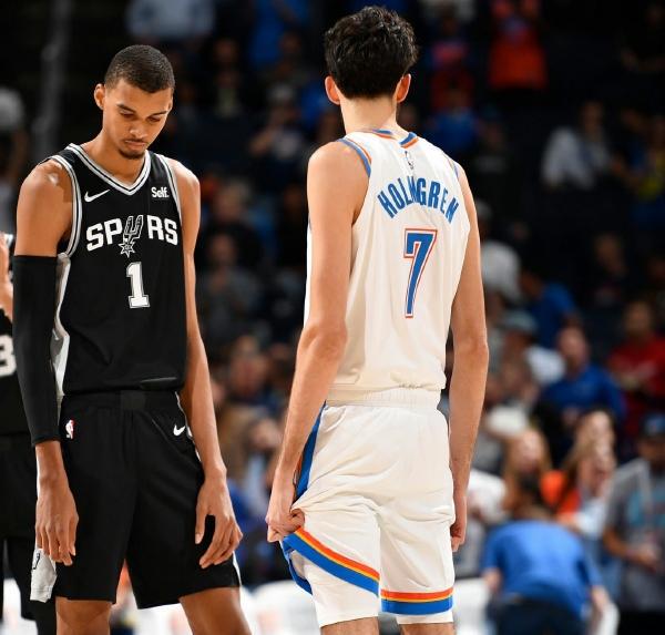 九游体育官网-詹姆斯新星惊险取胜表现惊艳，日本队未来可期！的简单介绍