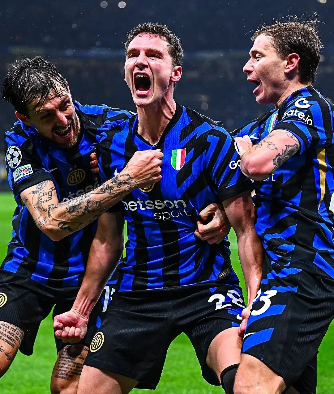 包含拜仁慕尼黑士气爆棚，亚运会首回合遇上AC米兰，目标明确直指晋级的词条